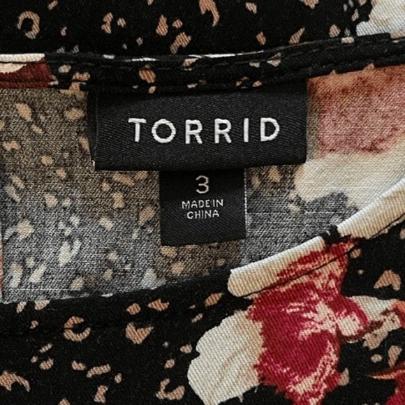 Torrid Dark Floral Keyhole Dress 3X - Picture 7 of 10